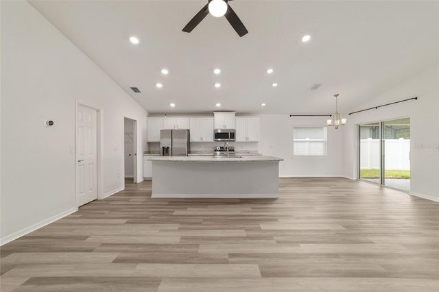 9039 SE 44TH COURT, Ocala, FL 34480