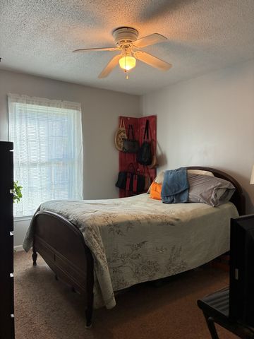 23 Moorewood Dr, Jackson, TN 38305