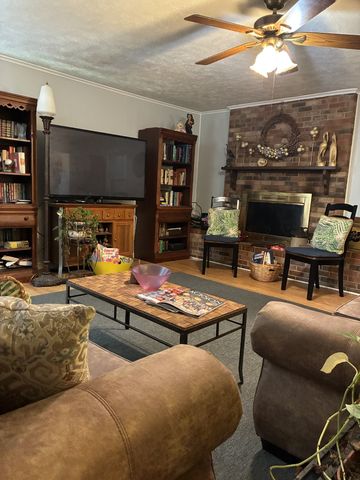 23 Moorewood Dr, Jackson, TN 38305