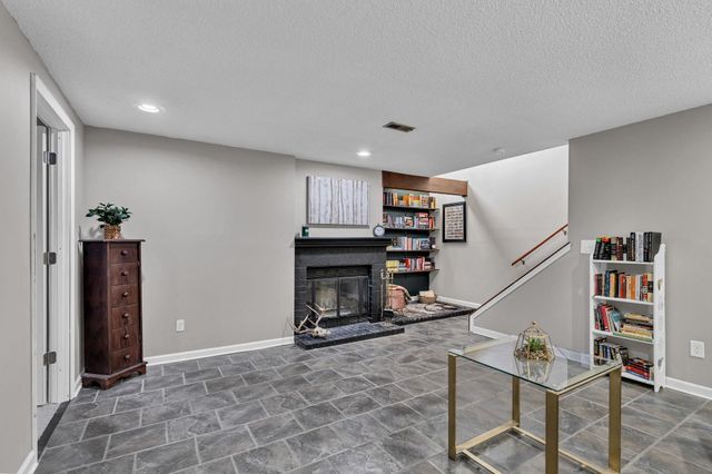 1666 S Willow Oak Ct, Wichita, KS 67230