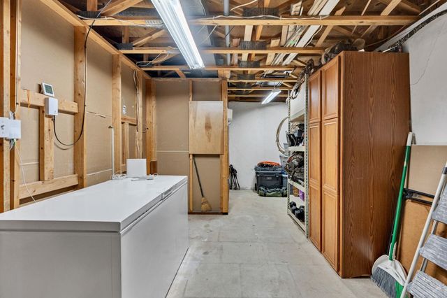 1666 S Willow Oak Ct, Wichita, KS 67230