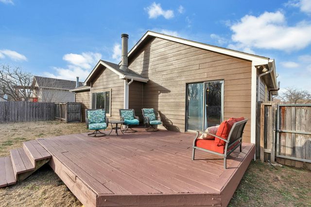 1666 S Willow Oak Ct, Wichita, KS 67230