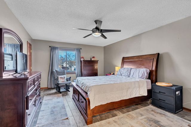 1666 S Willow Oak Ct, Wichita, KS 67230