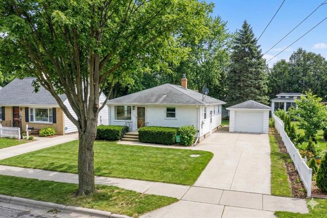 1267 ROSCOE STREET, Green Bay, WI 54304