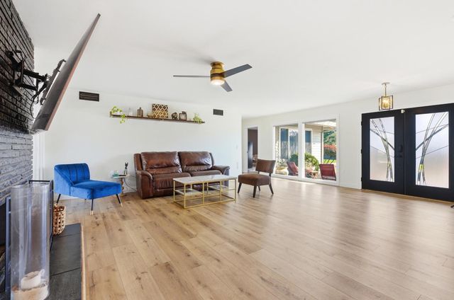 16227 Spring Creek Dr, Ripon, CA 95366