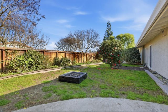 16227 Spring Creek Dr, Ripon, CA 95366