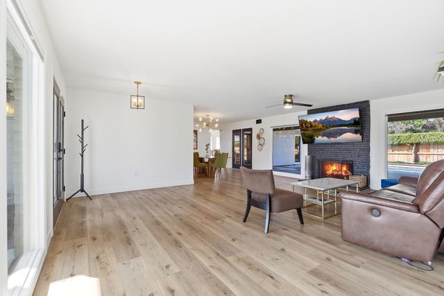 16227 Spring Creek Dr, Ripon, CA 95366