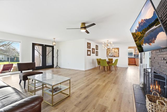 16227 Spring Creek Dr, Ripon, CA 95366