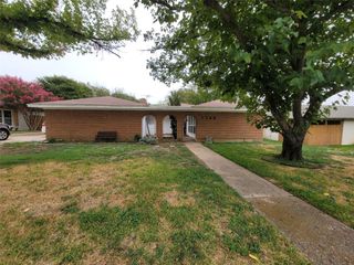 1740 Brown Trail, Hurst, TX 76054