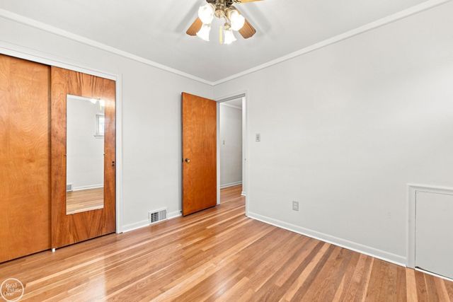 22440 Lake Drive, Saint Clair Shores, MI 48082