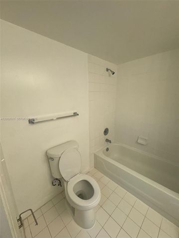 111 Yacht Club Way 107, Hypoluxo, FL 33462