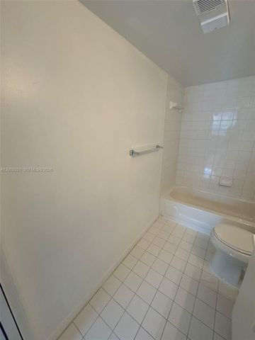 111 Yacht Club Way 107, Hypoluxo, FL 33462