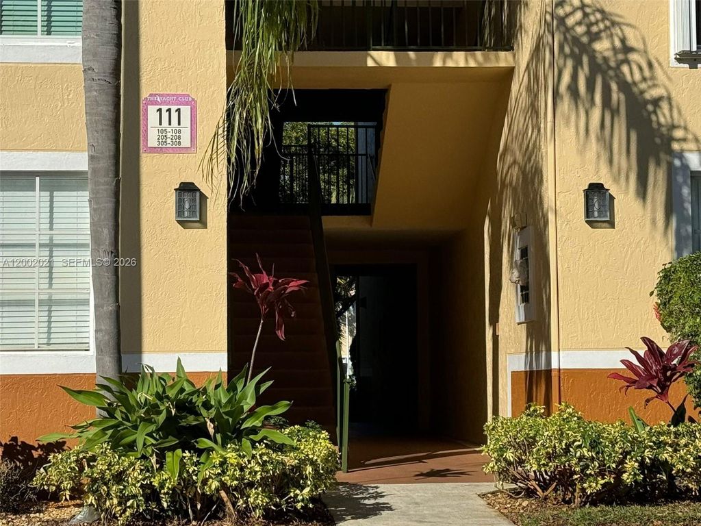 111 Yacht Club Way 107, Hypoluxo, FL 33462