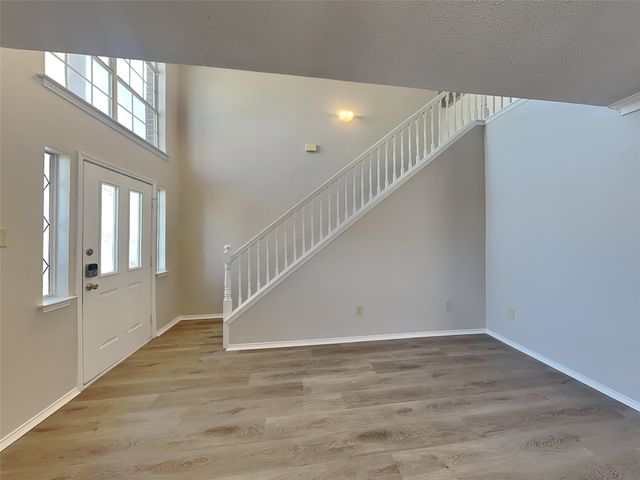 1110 Orangewood Lane, Arlington, TX 76001