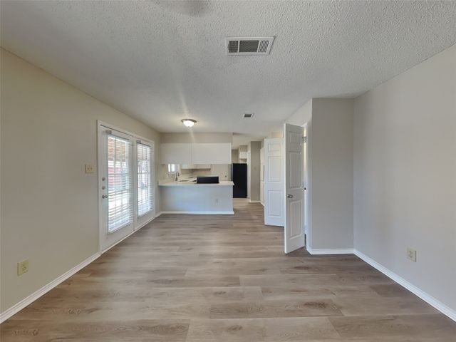 1110 Orangewood Lane, Arlington, TX 76001