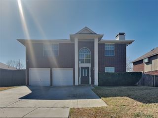 1110 Orangewood Lane, Arlington, TX 76001