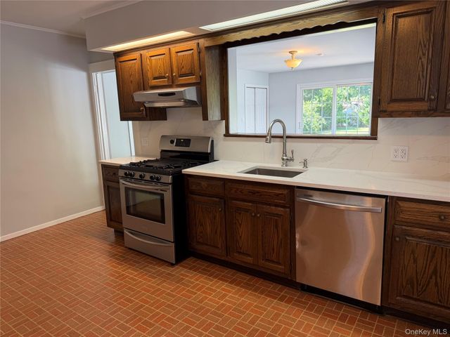 2100 Hillside Avenue, Bellmore, NY 11710