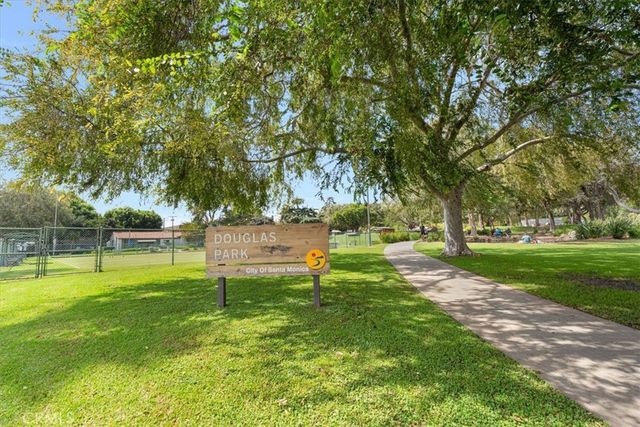 1126 Chelsea Avenue A, Santa Monica, CA 90403
