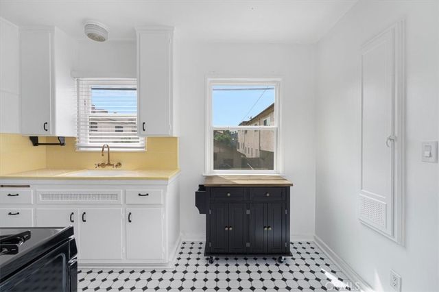 1126 Chelsea Avenue A, Santa Monica, CA 90403