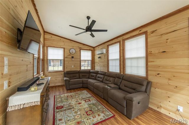 692 County Road 3165, Salem, MO 65560