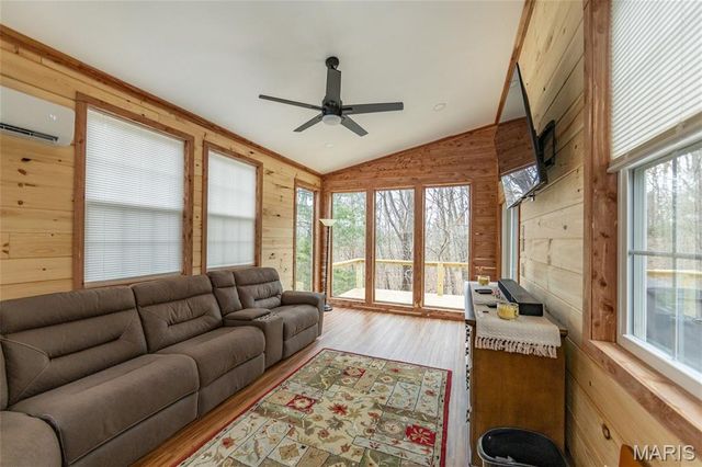 692 County Road 3165, Salem, MO 65560