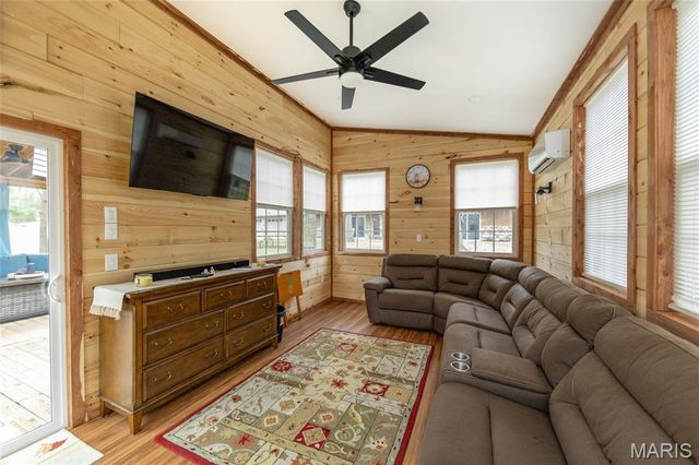 692 County Road 3165, Salem, MO 65560