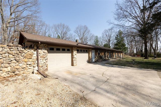 692 County Road 3165, Salem, MO 65560