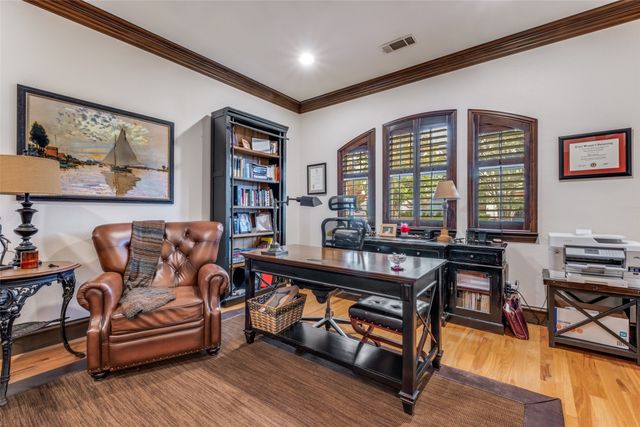 3717 W Beverly Drive, Dallas, TX 75209