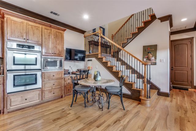 3717 W Beverly Drive, Dallas, TX 75209