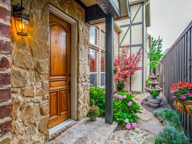 3717 W Beverly Drive, Dallas, TX 75209