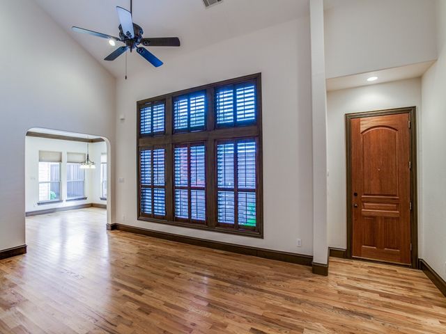 3717 W Beverly Drive, Dallas, TX 75209