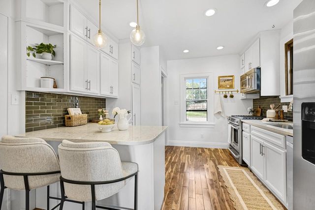 8140 Hillcrest DRIVE, Wauwatosa, WI 53213