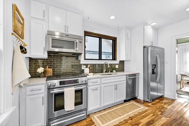 8140 Hillcrest DRIVE, Wauwatosa, WI 53213