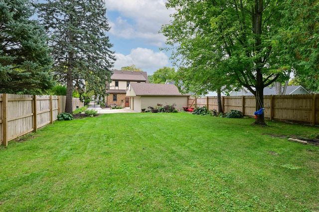 8140 Hillcrest DRIVE, Wauwatosa, WI 53213