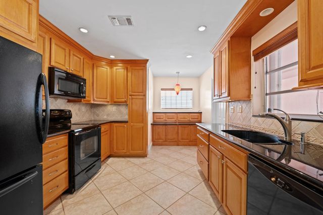 947 Lincoln Street, Hollywood, FL 33019