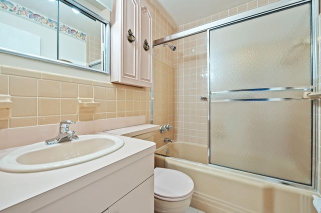 947 Lincoln Street, Hollywood, FL 33019