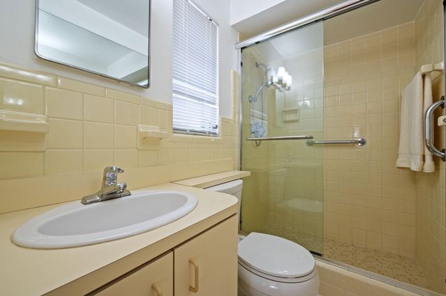 947 Lincoln Street, Hollywood, FL 33019