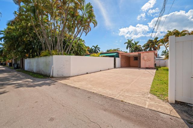 947 Lincoln Street, Hollywood, FL 33019