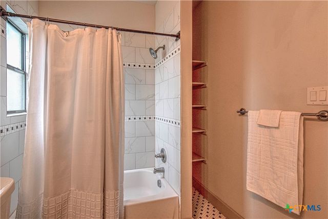 8032 Chimney Hill Drive, Nolanville, TX 76559