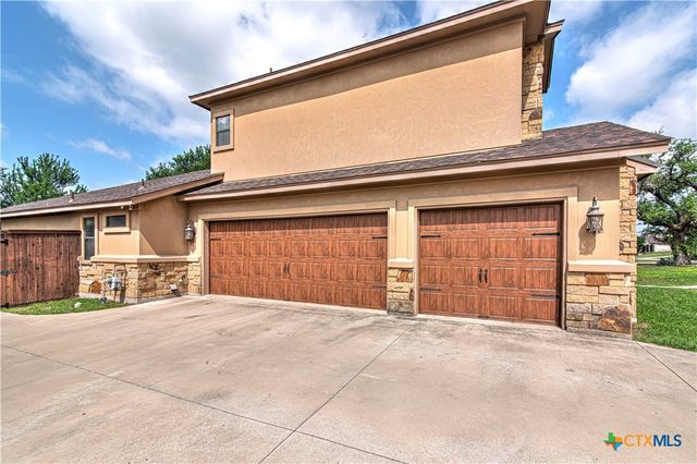 8032 Chimney Hill Drive, Nolanville, TX 76559