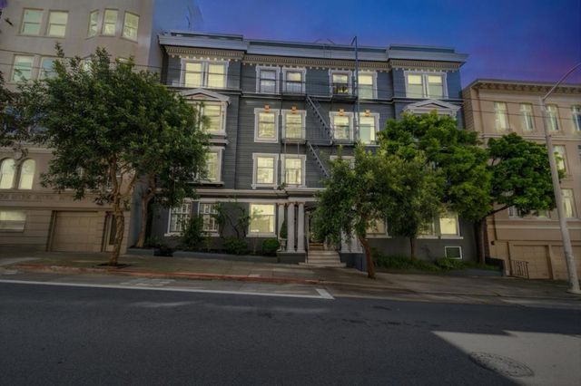 2205 Sacramento Street 302, San Francisco, CA 94115