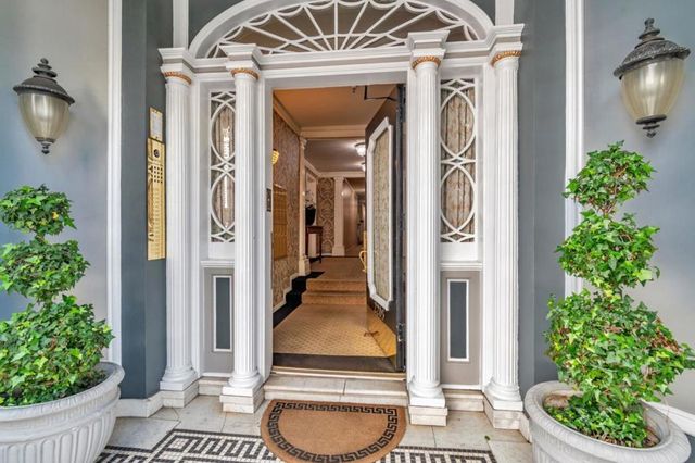 2205 Sacramento Street 302, San Francisco, CA 94115