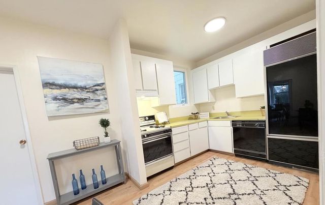 2205 Sacramento Street 302, San Francisco, CA 94115