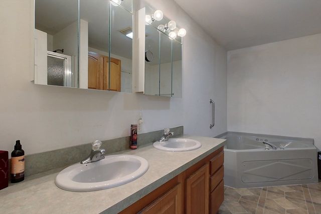 790 River St, Winchendon, MA 01475