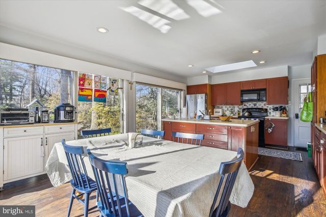 7309 PINECASTLE RD, Falls Church, VA 22043