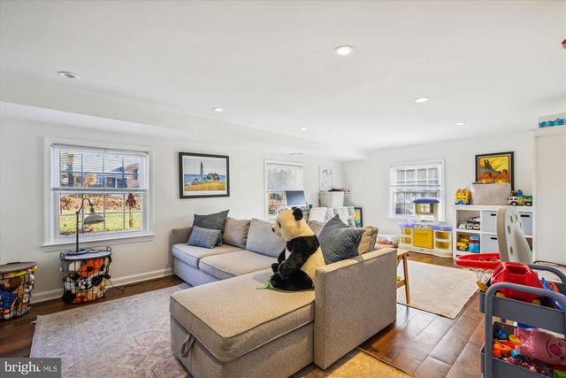 7309 PINECASTLE RD, Falls Church, VA 22043