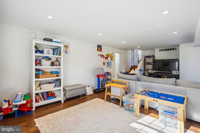 7309 PINECASTLE RD, Falls Church, VA 22043