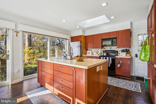 7309 PINECASTLE RD, Falls Church, VA 22043