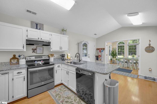 18 Luray Drive, Greenville, SC 29617