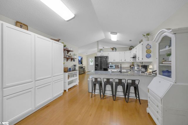 18 Luray Drive, Greenville, SC 29617